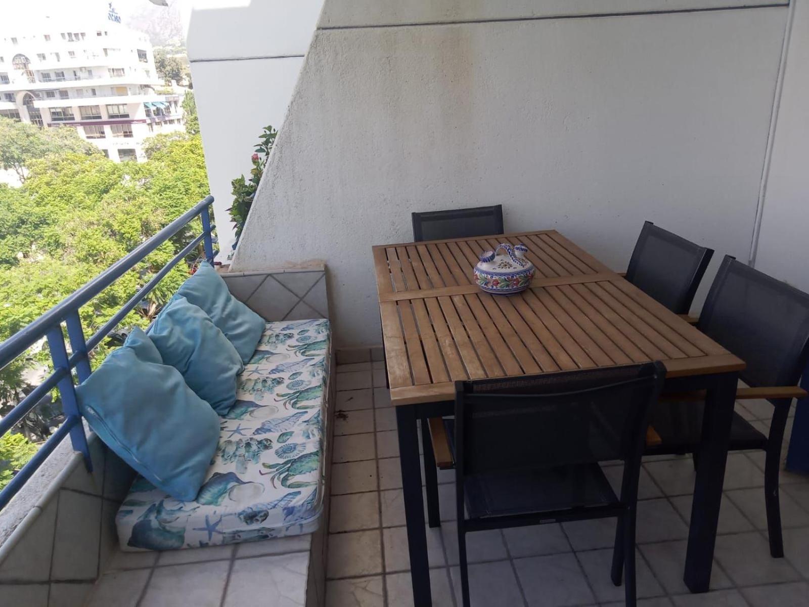 Serna Apartment *